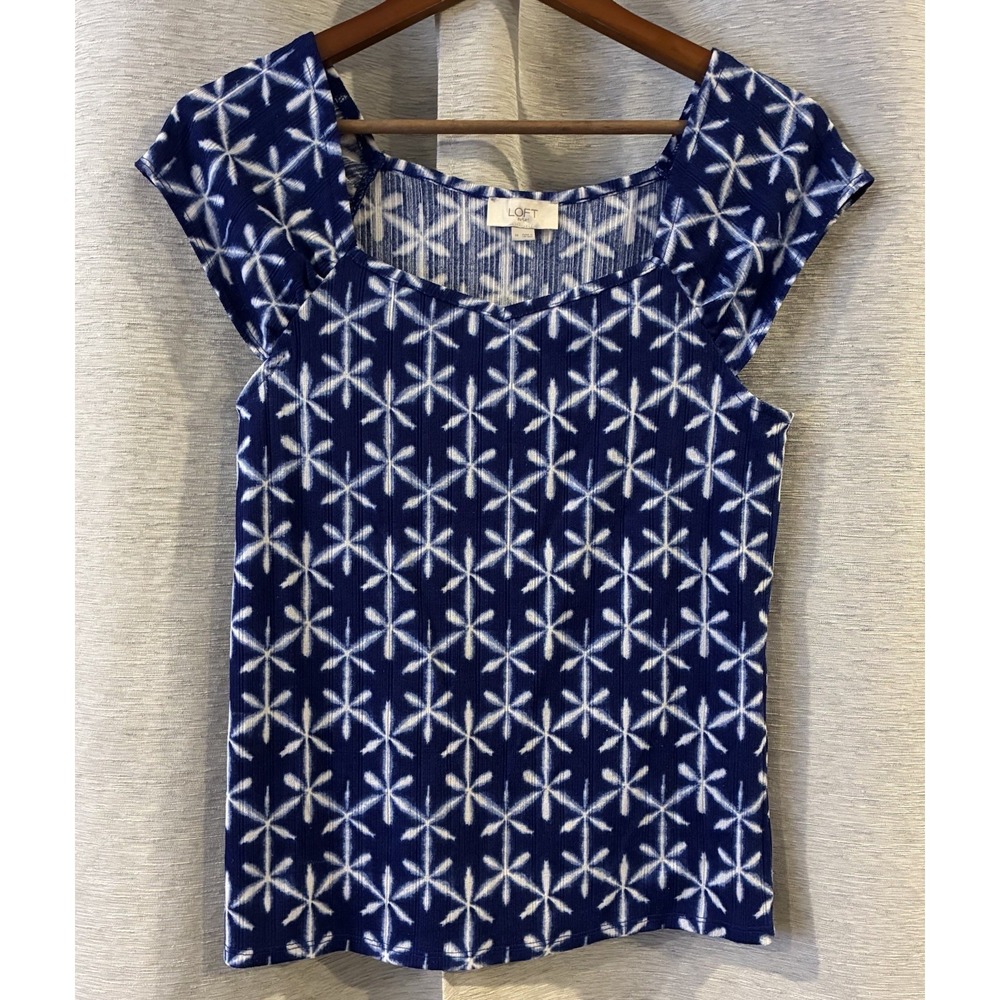 Loft Blue white batik Pattern Sleeveless Blouse Women's Size Medium